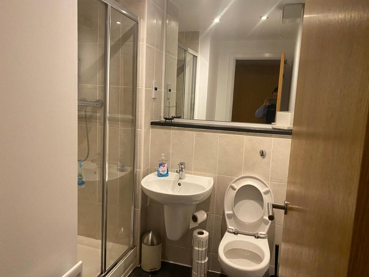 Centre 2 Bedroom Apartment, Secure Parking. * Глазго
